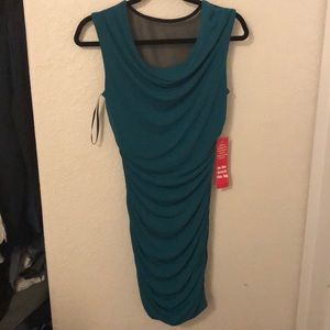 Sleeveless Side Ruched Dress Size Large in Teal.
